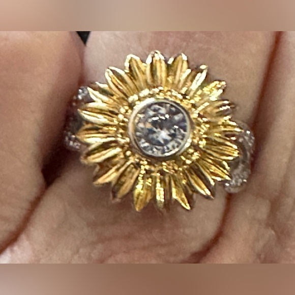 SUNFLOWER RING 18K YELLOW&WHITE GOLD PLATED WITH SIMULATED DIAMOND - Picture 3 of 5